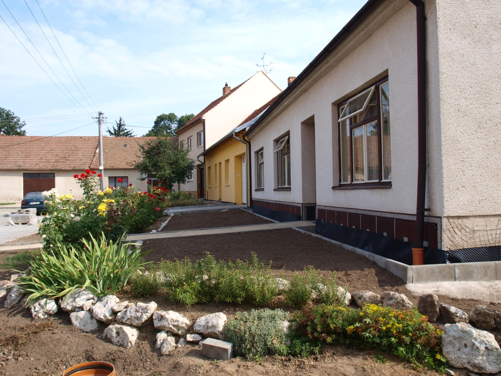 oprava  návsi 046x.JPG